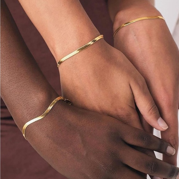 Herringbone14k gold filled bracelet - Picture 4 of 4